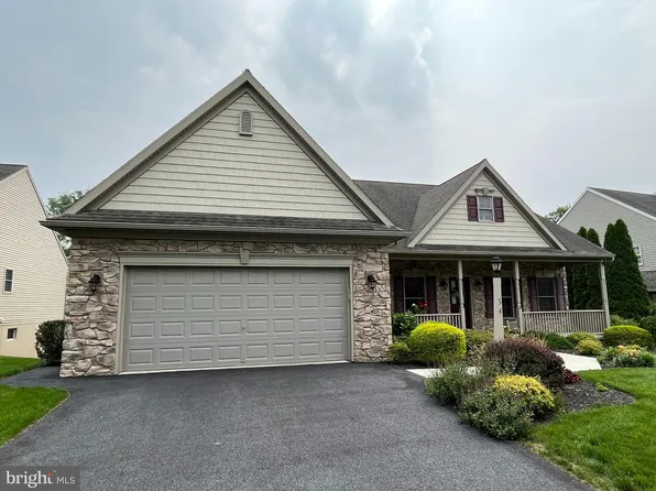 54 Winterberry Ln, Womelsdorf, PA 19567