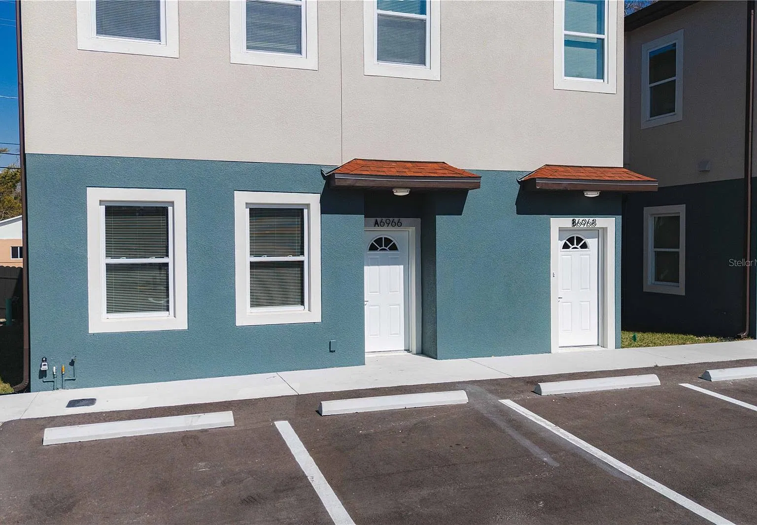 3 bed, 2.0 bath, 1264 sqft, $2,400 — Photo 3