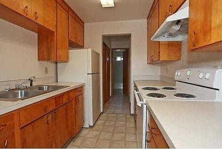5th image of 14701 C St S #28