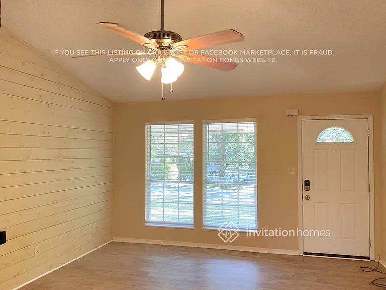 1093 Sandalwood Dr — Photo 3