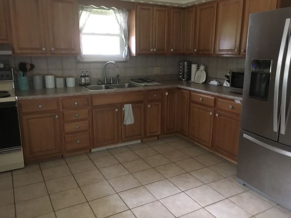 4th image of 906 Millville Ave