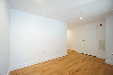 Rented by Rennit Inc.