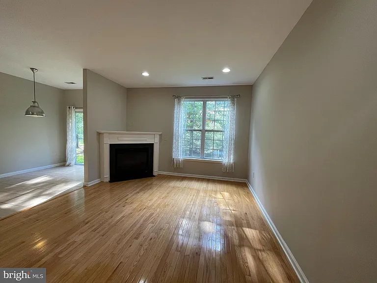 36 Hoover Ave — Photo 6