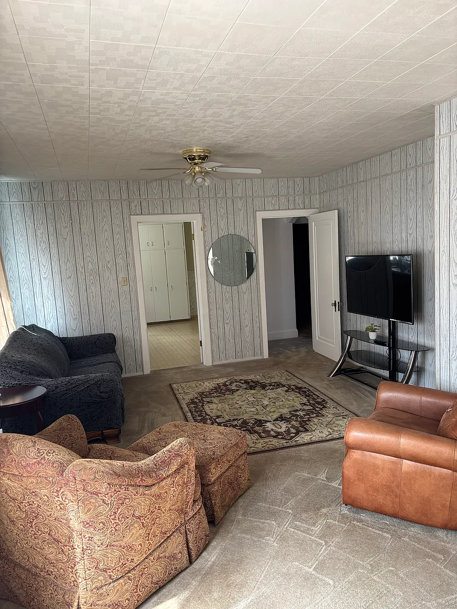 Building Photo - 401 Onyx St #1