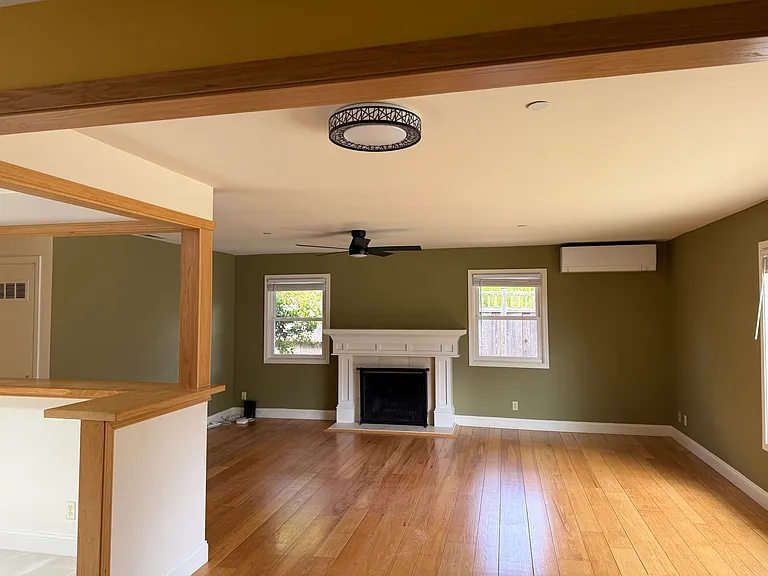 Livingroom with AC