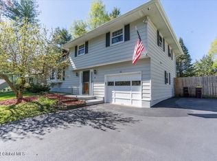 36 Wheeler Dr, Clifton Park, NY 12065