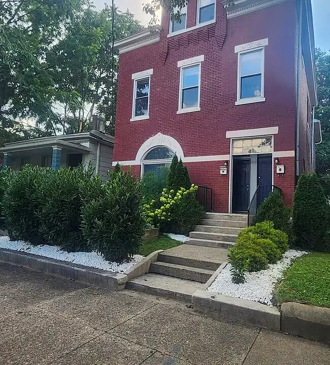1036 S 7th St
