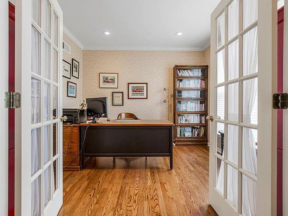 5th image of 13033 Bond St