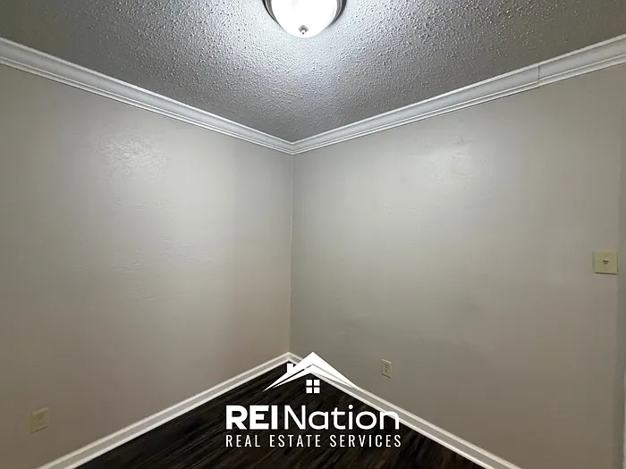 3 bed, 2.0 bath, 1795 sqft, $1,625 — Photo 3