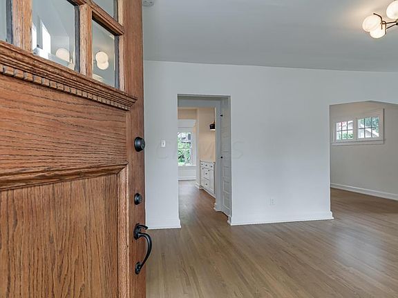 4th image of 224 Glenmont Ave