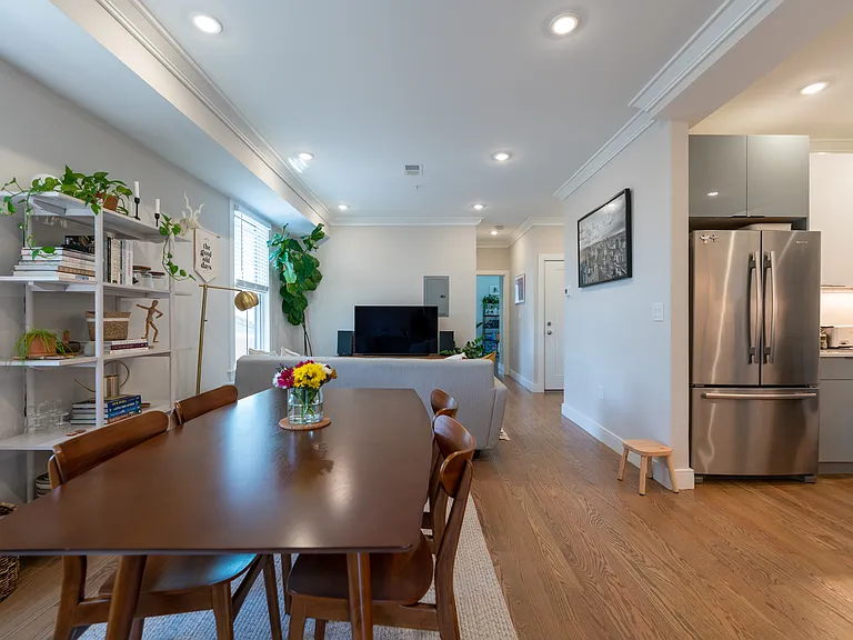 464 Sumner St #3 — Photo 4