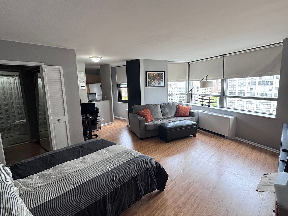 1st image of 5701 N Sheridan Rd APT 11D