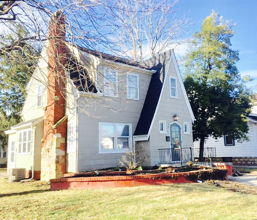 334 Piatt Ave photo 1