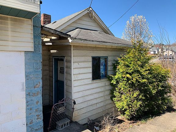 3rd image of 213 Luella Ave
