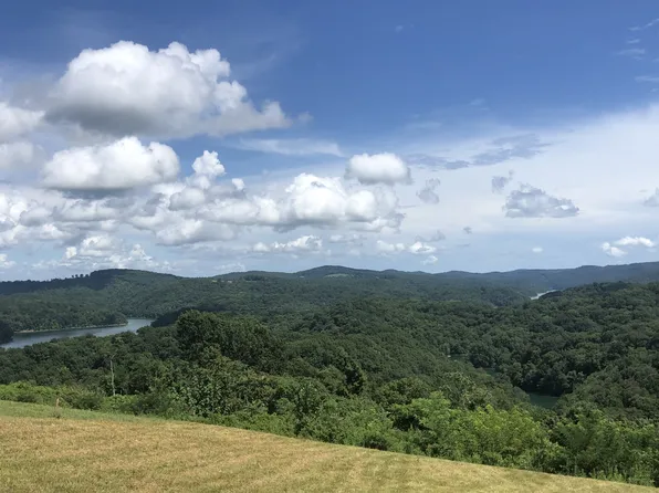 62A Catfish Ln, Celina, TN 38551