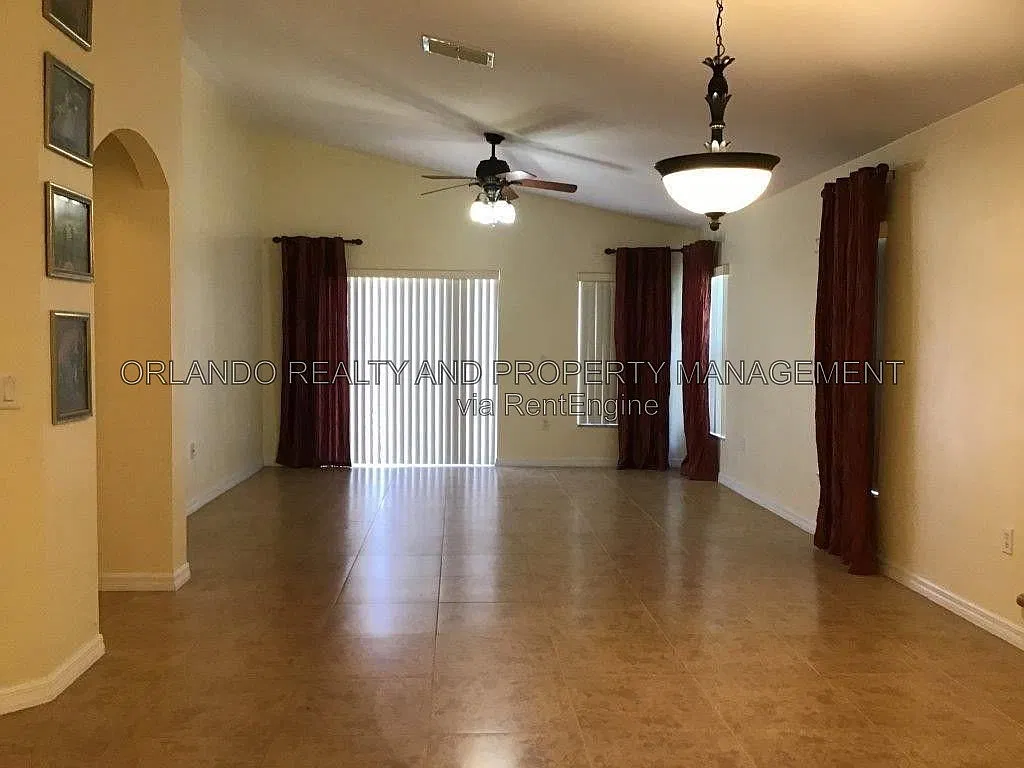 2 bed, 2.0 bath, 1214 sqft, $1,725 — Photo 2