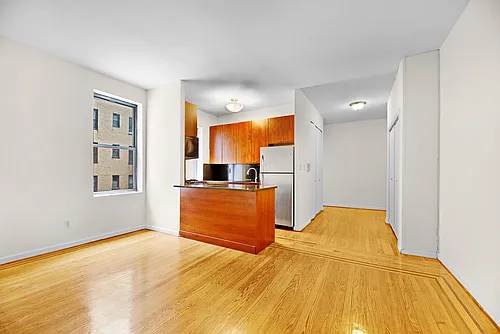 113 E 31st St #4D Photo 1