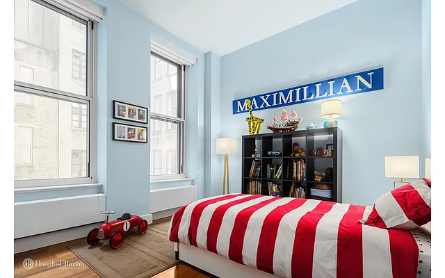Sold by Douglas Elliman | media 8