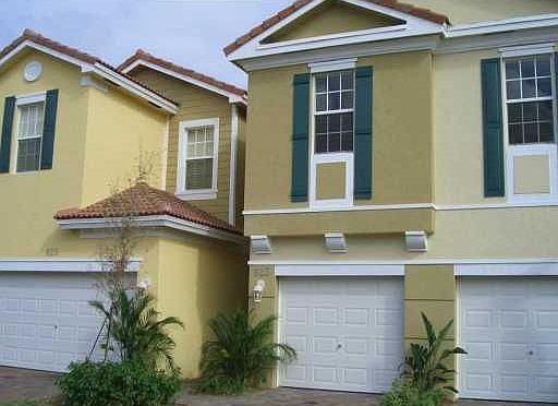 1st image of 896 Pipers Cay Dr