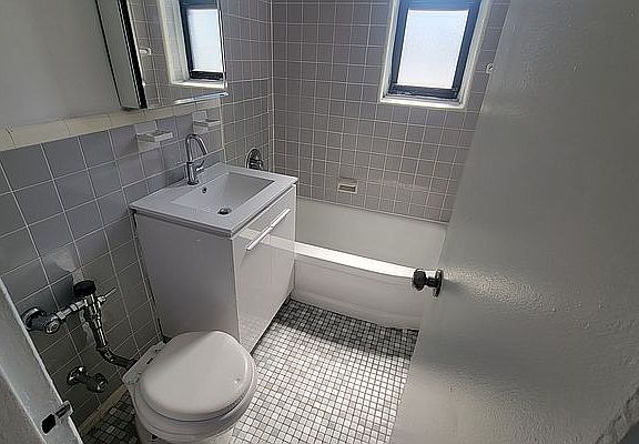 5th image of 149-05 79th Ave #320