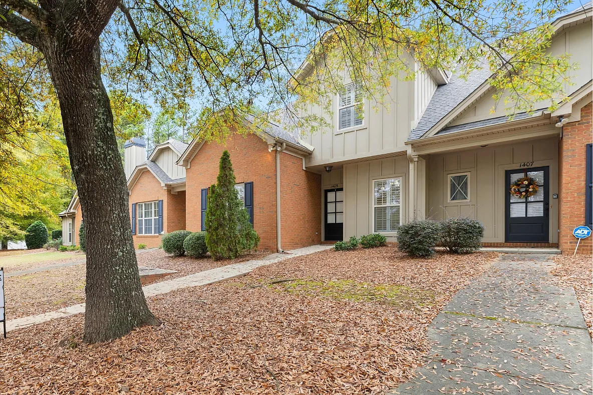 Building Photo - 1633 Academy Dr #1405