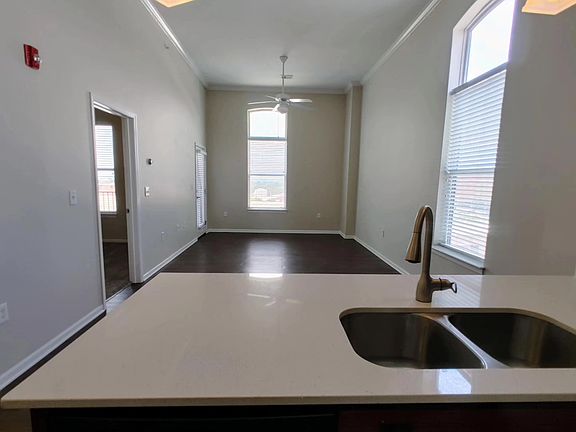 4th image of 504 Grand Ave #504