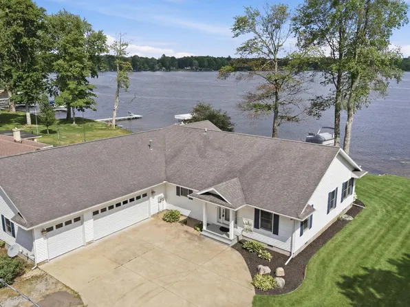 1080 S Woodland Dr, White Cloud, MI 49349
