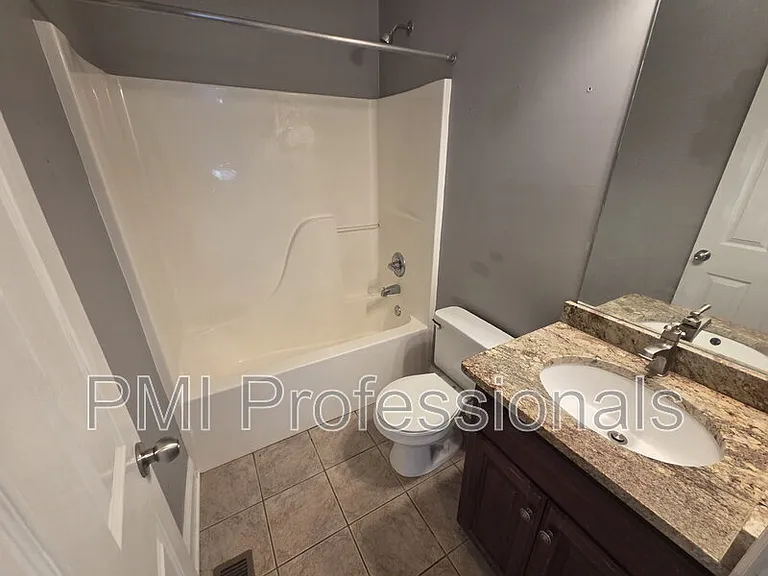 3606 Geneva Dr — Photo 9