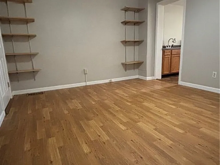 4243 Gladstone St — Photo 7