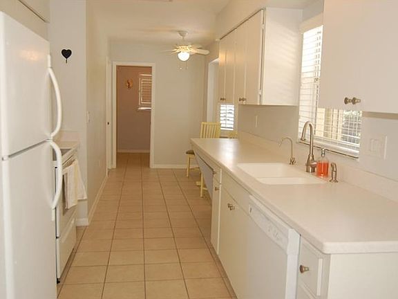 4th image of 408 Millport St