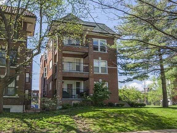 2nd image of 5528 Waterman Blvd #31