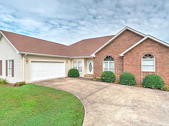 2nd image of 224 Meadow Dr
