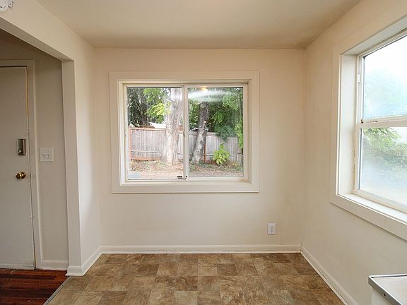 5th image of 5729 NE 62nd Ave