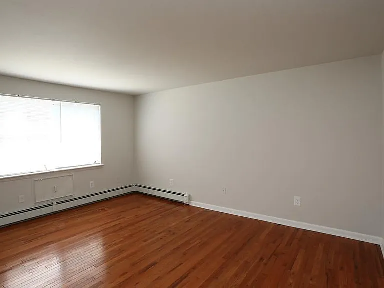 Parkside Apartments — Photo 16