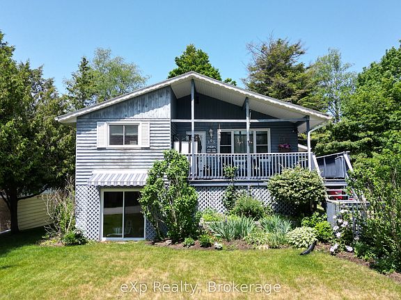 2nd image of 105 Menomini Rd