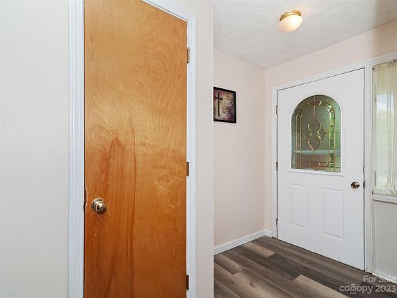 5th image of 10 Estes Dr