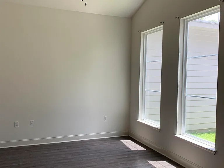 507 Roselawn Ave #507 — Photo 4
