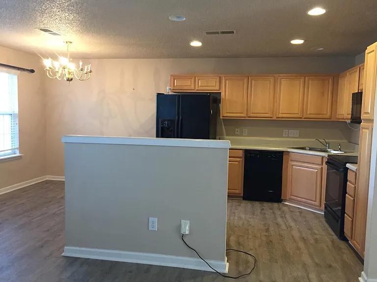 8783 Robinson Forest Dr — Photo 19