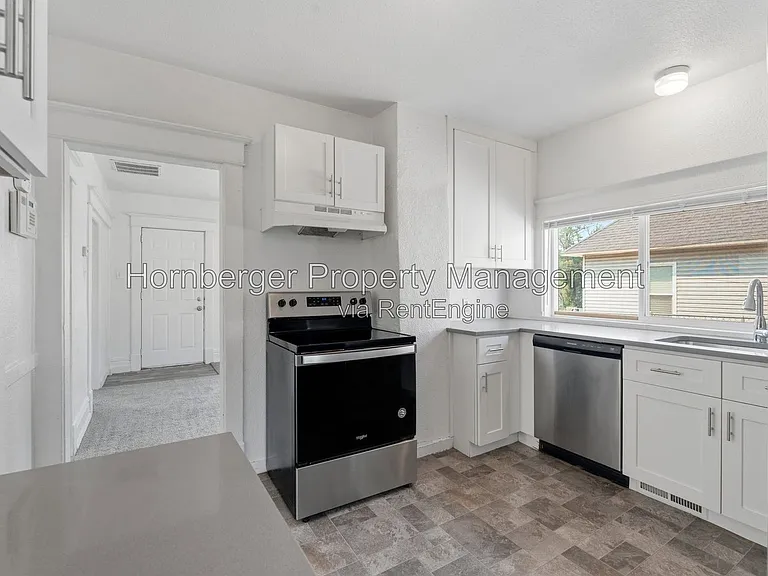 1622 W Mission Ave — Photo 2