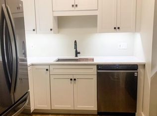 911 Springbrook Cir, Portsmouth, NH 03801