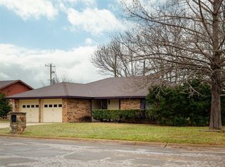 1221 Dirkson St, Weatherford, TX 76086