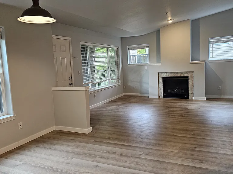 2110 Palisade Blvd #C-7 — Photo 8