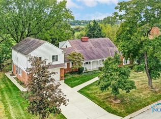 616 Manitou Dr, Maumee, OH 43537