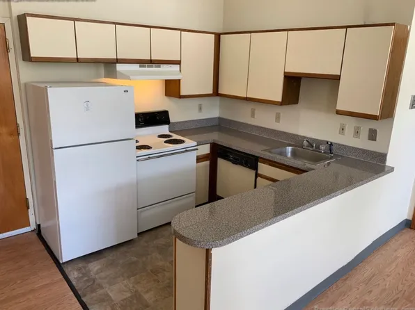 10 Willow St, Fitchburg, MA