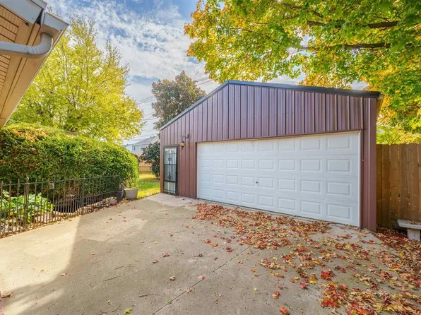 2416 Middleground Dr, Owensboro, KY 42301