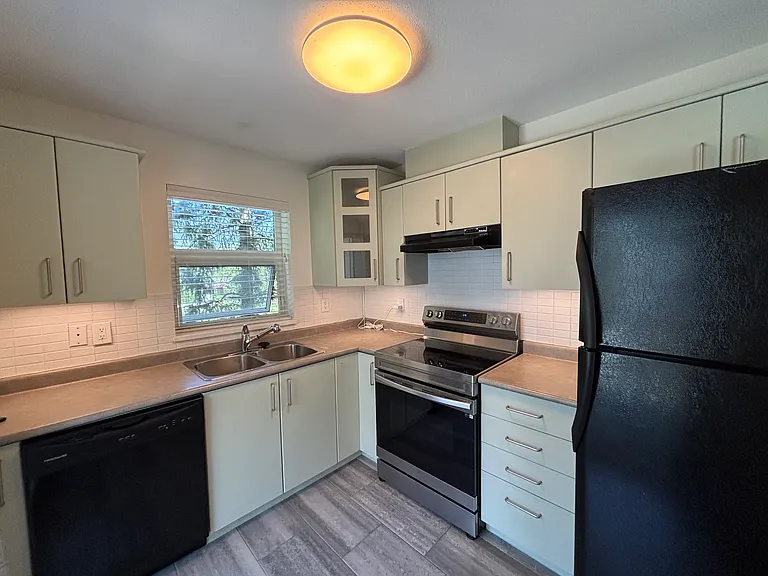 3148 Saint Johns St #203 — Photo 3