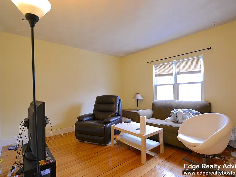 20 Shanley St #R — Photo 2
