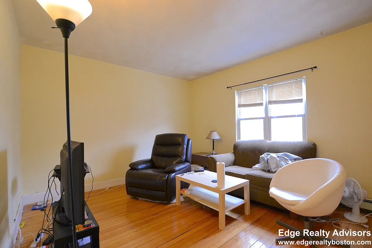 Building Photo - 20 Shanley St #R