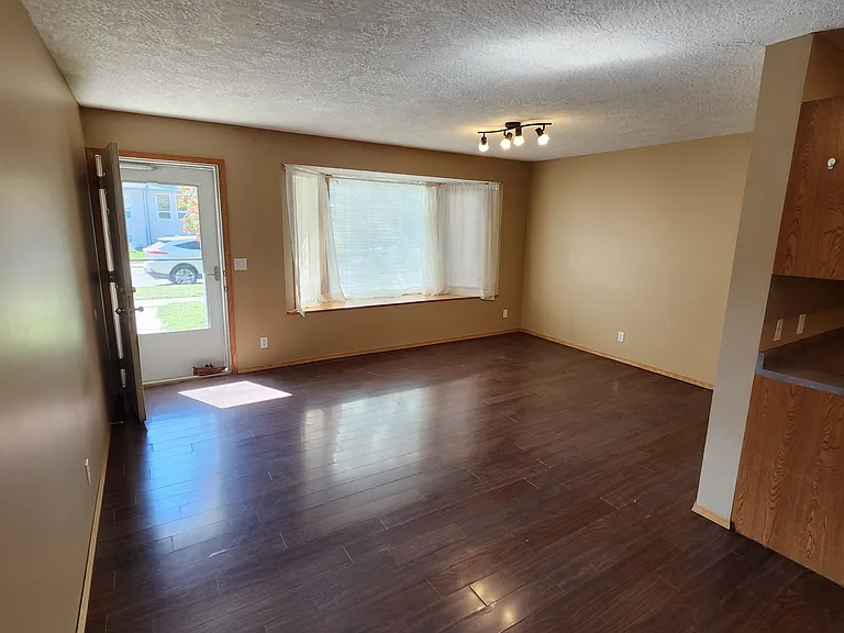 615 3rd St #103 — Photo 3