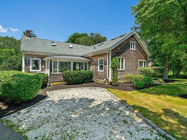 108 Acorn St, Marshfield, MA 02050